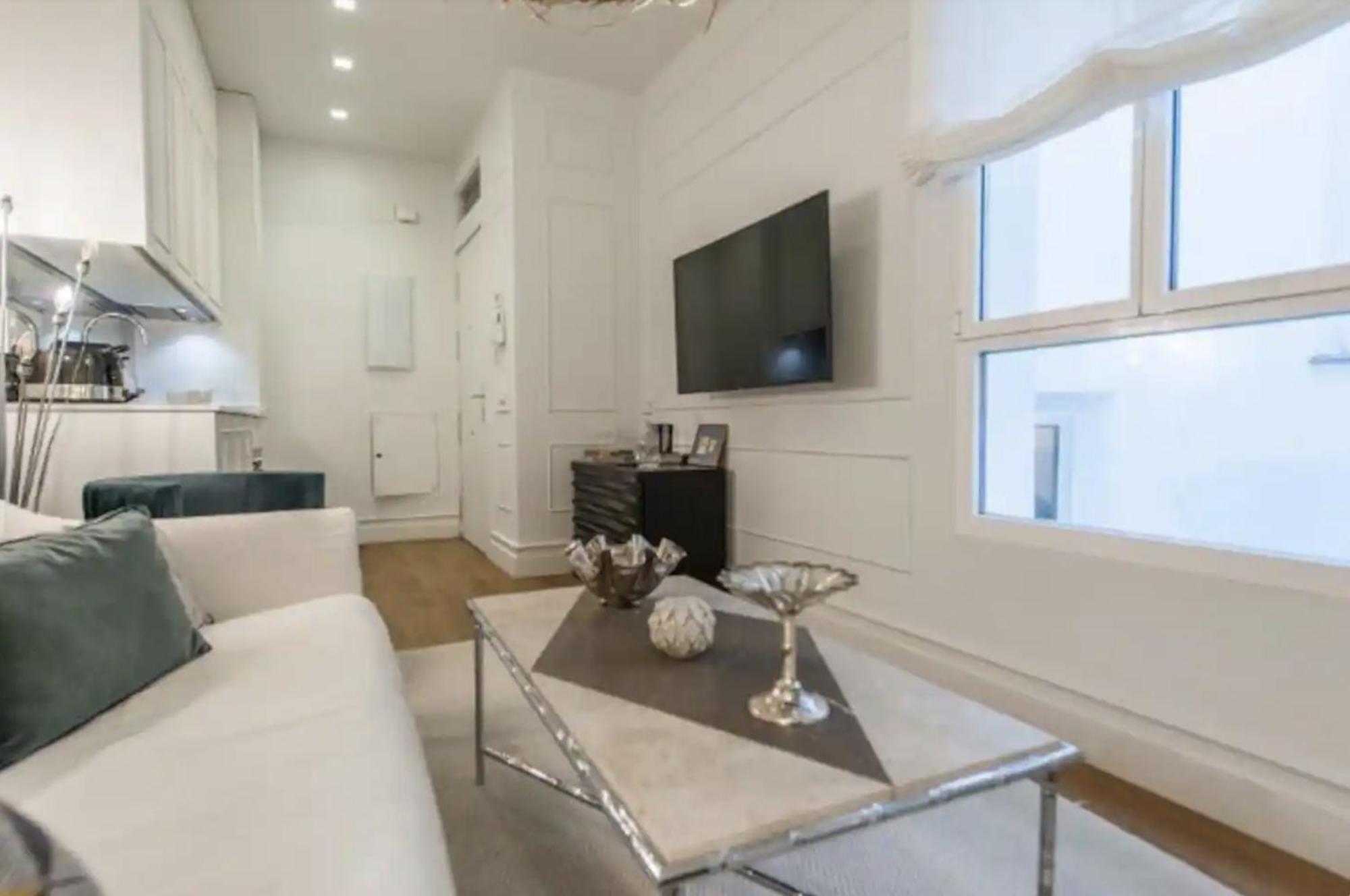Apartamento De Lujo En Neptuno Leilighet Madrid Eksteriør bilde